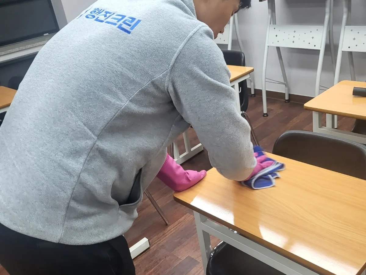 음성군 금왕읍 유치원 책걸상 교실 위생청소 사례 - 행진크린