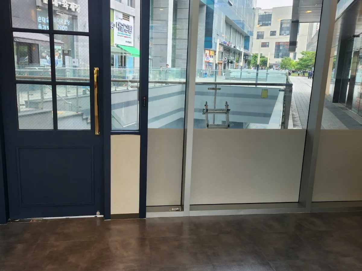 괴산군 소수면 현장 출입문·프레임 바닥 위생청소 사례 - 행진크린